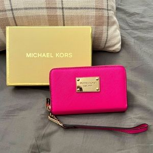 Michael Kors Hot Pink Saffiano Continental Wallet